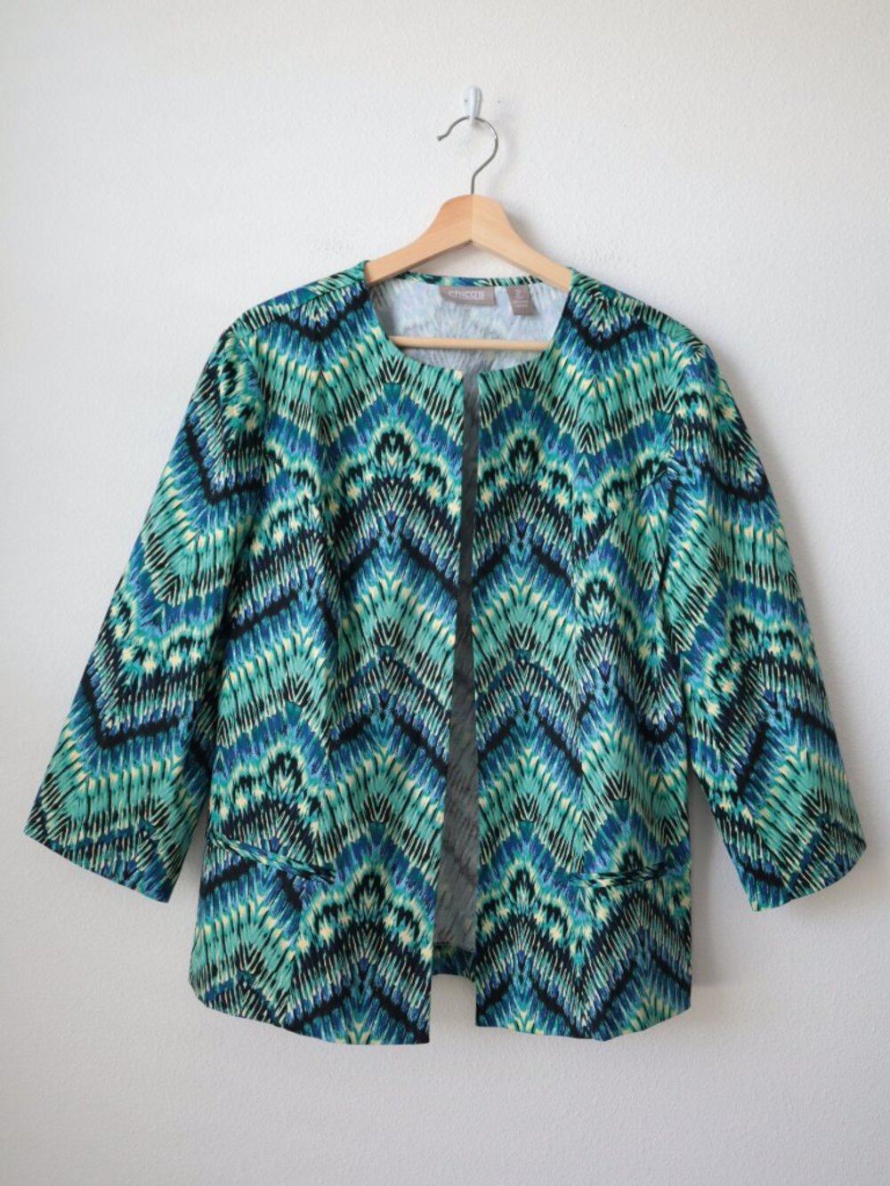 Chico's Annica 3/4 Sleeve Open Front Top Layer in Tribal Chevron | L